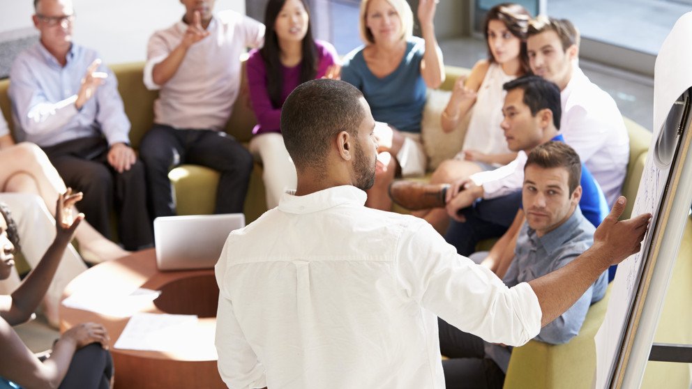 Personen in einem Workshop